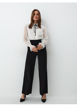 Spodnie damskie Mohito ze sklepu Mohito w kategorii Spodnie damskie - zdjęcie 147734340
