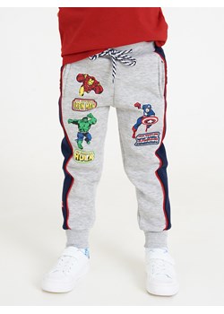 GATE Chłopięce spodnie dresowe Avengers 4Y ze sklepu gateshop w kategorii Spodnie chłopięce - zdjęcie 147762520