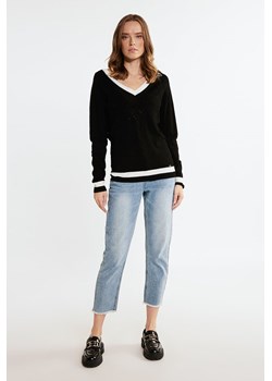 Sweter z ozdobnymi dżetami ze sklepu MONNARI w kategorii Swetry damskie - zdjęcie 147798120