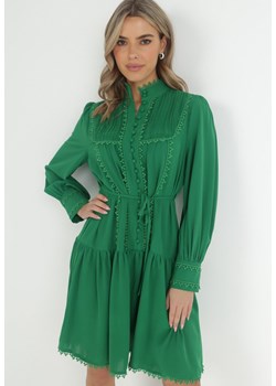 Zielona Sukienka ze Stójką i Koronkowymi Lamówkami Zelna ze sklepu Born2be Odzież w kategorii Sukienki - zdjęcie 147864461