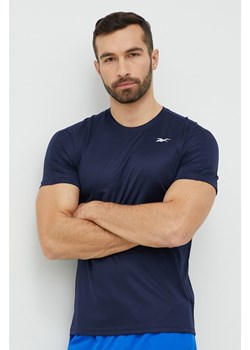 Reebok t-shirt treningowy Tech kolor granatowy gładki ze sklepu ANSWEAR.com w kategorii T-shirty męskie - zdjęcie 147906401