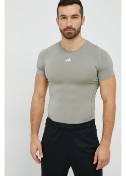adidas Performance t-shirt treningowy kolor beżowy gładki IC2156 ze sklepu ANSWEAR.com w kategorii T-shirty męskie - zdjęcie 148020160