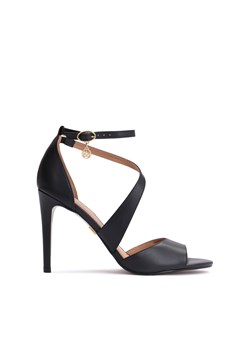 Klasyczne czarne sandały ze skóry z poprzecznym paskiem ze sklepu Kazar w kategorii Sandały damskie - zdjęcie 148076143