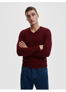 Reserved - Sweter z dekoltem V - Bordowy ze sklepu Reserved w kategorii Swetry męskie - zdjęcie 148132020