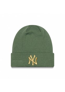 Damska czapka zimowa NEW ERA WMNS METALLIC LOGO BEANIE NEW YORK YANKEES - zielona ze sklepu Sportstylestory.com w kategorii Czapki zimowe damskie - zdjęcie 148152492