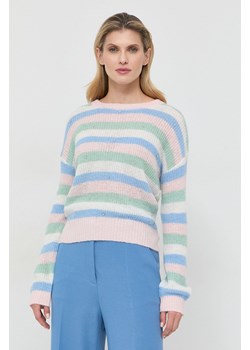 Guess sweter z domieszką wełny damski lekki ze sklepu ANSWEAR.com w kategorii Swetry damskie - zdjęcie 148197283
