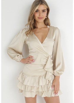 Beżowa Kopertowa Sukienka Mini z Falbankami Oledo ze sklepu Born2be Odzież w kategorii Sukienki - zdjęcie 148303263