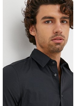 Sisley koszula męska kolor czarny slim z kołnierzykiem klasycznym ze sklepu ANSWEAR.com w kategorii Koszule męskie - zdjęcie 148461204
