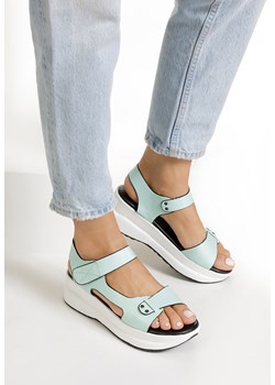 Zielone sandały na koturnie Blueberry ze sklepu Zapatos w kategorii Sandały damskie - zdjęcie 148524824