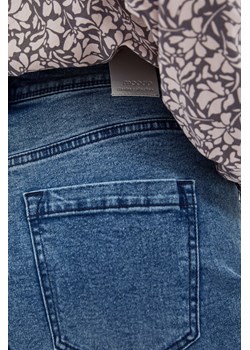 Spodnie jeansowe z wysokim stanem ze sklepu Moodo.pl w kategorii Jeansy damskie - zdjęcie 148599314