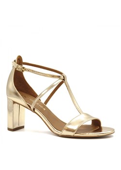 Złote skórzane sandały na niskim słupku Y209D ze sklepu NESCIOR w kategorii Sandały damskie - zdjęcie 148604762