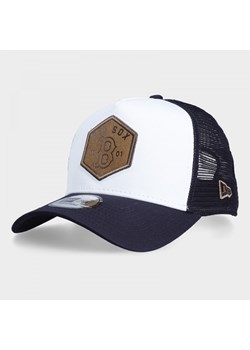 Czapka z daszkiem uniseks NEW ERA TEAM PATCH TRUCKER BOSTON RED SOX - czarno-biała ze sklepu Sportstylestory.com w kategorii Czapki z daszkiem męskie - zdjęcie 148647264
