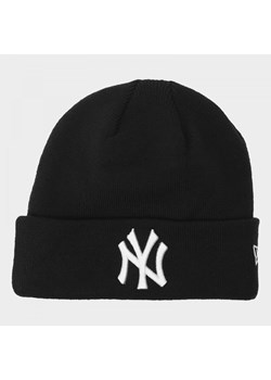 Czapka zimowa uniseks NEW ERA MLB ESSENTIAL CUFF BEANIE NEW YORK YANKEES - czarna ze sklepu Sportstylestory.com w kategorii Czapki zimowe męskie - zdjęcie 148647270