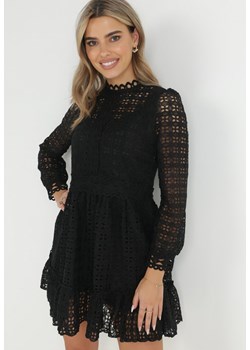 Czarna Koronkowa Sukienka Mini z Falbanką Kamari ze sklepu Born2be Odzież w kategorii Sukienki - zdjęcie 149070572
