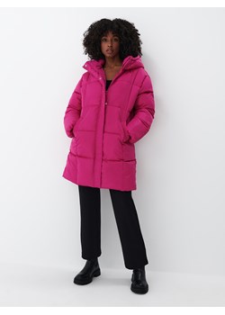 Mohito - Pikowany płaszcz z kapturem - Różowy ze sklepu Mohito w kategorii Płaszcze damskie - zdjęcie 149083444