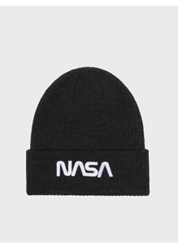 Czarna czapka beanie z haftem NASA - Szary ze sklepu House w kategorii Czapki zimowe męskie - zdjęcie 149138611