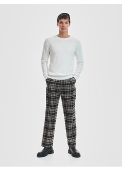 Reserved - Sweter z półokrągłym dekoltem - złamana biel ze sklepu Reserved w kategorii Swetry męskie - zdjęcie 149353500