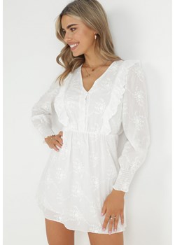 Biała Sukienka z Haftowanej Tkaniny z Gumką w Pasie Micromi ze sklepu Born2be Odzież w kategorii Sukienki - zdjęcie 149450920