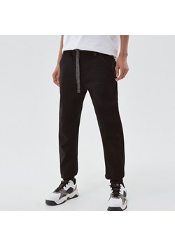 Cropp - Jeansowe joggery - Czarny ze sklepu Cropp w kategorii Spodnie męskie - zdjęcie 149463450
