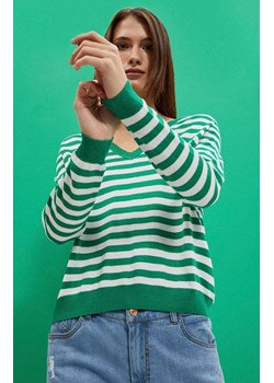 Sweter w biało zielone paski z dekoltem w serek 4004, Kolor zielony-ecru, Rozmiar XS, Moodo ze sklepu Primodo w kategorii Swetry damskie - zdjęcie 149491842
