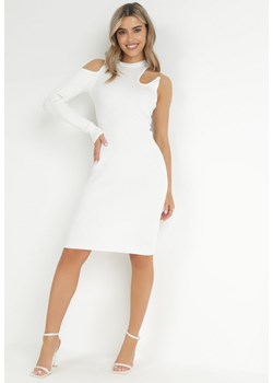 Biała Sukienka z Prążkowanej Dzianiny i Wycięciami Hibba ze sklepu Born2be Odzież w kategorii Sukienki - zdjęcie 149512771
