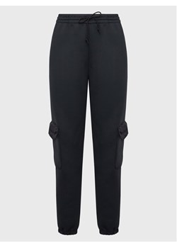 adidas Spodnie dresowe Cargo HM1567 Czarny Regular Fit ze sklepu MODIVO w kategorii Spodnie damskie - zdjęcie 149614554