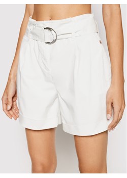 Calvin Klein Szorty materiałowe Paperbag K20K202820 Biały Regular Fit ze sklepu MODIVO w kategorii Szorty - zdjęcie 149763054