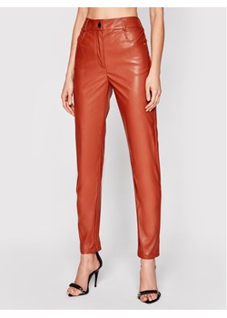 Silvian Heach Spodnie z imitacji skóry Steeval PGP21331PA Brązowy Slim Fit ze sklepu MODIVO w kategorii Spodnie damskie - zdjęcie 150519330