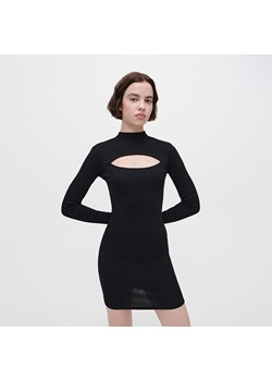 Czarna sukienka mini z długimi rękawami i wycięciem - Czarny ze sklepu House w kategorii Sukienki - zdjęcie 150591960