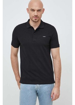 Calvin Klein polo męski kolor czarny gładki ze sklepu ANSWEAR.com w kategorii T-shirty męskie - zdjęcie 150619864