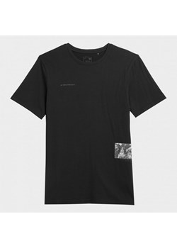 Męski t-shirt z nadrukiem 4F 4FAW22TTSHM747 - czarny ze sklepu Sportstylestory.com w kategorii T-shirty męskie - zdjęcie 150654273