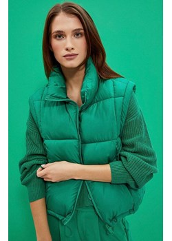 Krótka pikowana kamizelka w kolorze zielonym 4001, Kolor zielony, Rozmiar XS, Moodo ze sklepu Primodo w kategorii Kamizelki damskie - zdjęcie 150787511