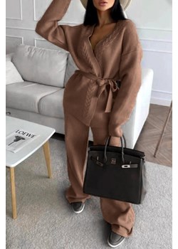 Komplet damski MIRTIZA CAMEL ze sklepu Ivet Shop w kategorii Komplety i garnitury damskie - zdjęcie 150826291