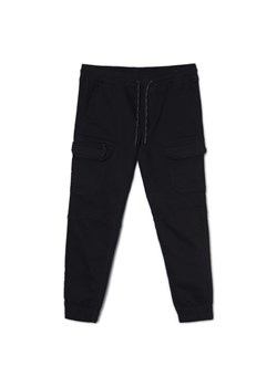 Cropp - Czarne joggery z kieszeniami cargo - czarny ze sklepu Cropp w kategorii Spodnie męskie - zdjęcie 150829891