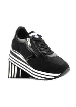 Sneakersy damskie na platformie - INBLU IN000224, czarne ze sklepu ulubioneobuwie w kategorii Buty sportowe damskie - zdjęcie 150850592