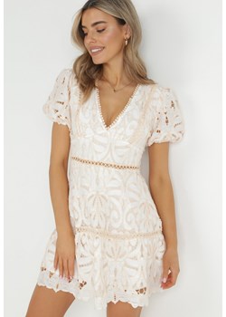 Różowo-Biała Ażurowa Sukienka Mini z Krótkim Bufiastym Rękawem Rossalis ze sklepu Born2be Odzież w kategorii Sukienki - zdjęcie 150883100