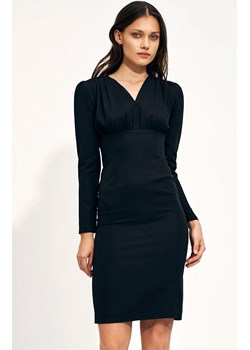 Dopasowana czarna sukienka z dekoltem w szpic, Kolor czarny, Rozmiar 36, Nife ze sklepu Primodo w kategorii Sukienki - zdjęcie 150892172