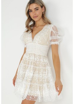 Jasnobeżowa Sukienka Mini z Krótkim Transparentnym Rękawem i Dekoracyjną Siateczką Cataleah ze sklepu Born2be Odzież w kategorii Sukienki - zdjęcie 150903583