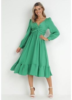 Zielona Rozkloszowana Sukienka z Supełkiem przy Dekolcie i Falbanką na Dole Viviela ze sklepu Born2be Odzież w kategorii Sukienki - zdjęcie 150934431