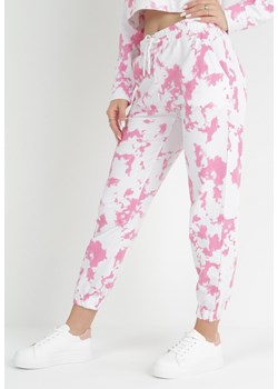 Różowe Spodnie Dresowe Joggery z Printem Tie-Dye Mercie ze sklepu Born2be Odzież w kategorii Spodnie damskie - zdjęcie 151022700