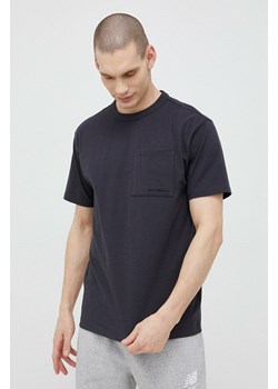 New Balance t-shirt bawełniany kolor czarny gładki MT23567PHM-PHM ze sklepu ANSWEAR.com w kategorii T-shirty męskie - zdjęcie 151098212