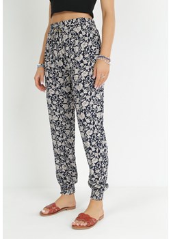Granatowe Szerokie Spodnie w Kwiaty Adossa ze sklepu Born2be Odzież w kategorii Spodnie damskie - zdjęcie 151104083