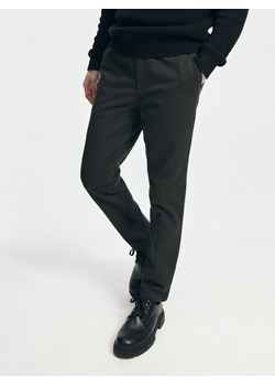 Reserved - Spodnie typu jogger - Khaki ze sklepu Reserved w kategorii Spodnie męskie - zdjęcie 151926352