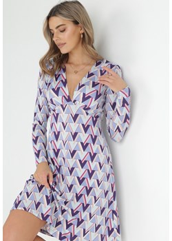 Jasnofioletowa Sukienka Rozkloszowana w Geometryczny Print Glorymas ze sklepu Born2be Odzież w kategorii Sukienki - zdjęcie 151932104