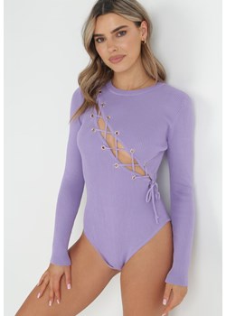 Fioletowe Prążkowane Body z Gorsetowym Wiązaniem Dyllia ze sklepu Born2be Odzież w kategorii Bluzki damskie - zdjęcie 152285143