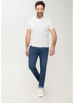 Granatowe jeansy męskie z prostą nogawką, recyklowany poliester Repreve, D‑LEON 46 ze sklepu Volcano.pl w kategorii Jeansy męskie - zdjęcie 152285912