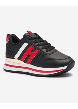 Czarne damskie buty sportowe z czerwonymi wstawkami Ajiha - Obuwie ze sklepu royalfashion.pl w kategorii Buty sportowe damskie - zdjęcie 152288082