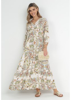 Biała Rozkloszowana Sukienka Oversize w Kwiaty Kylia ze sklepu Born2be Odzież w kategorii Sukienki - zdjęcie 152321081