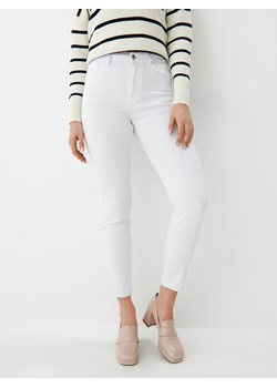 Mohito - Jeansy skinny - Biały ze sklepu Mohito w kategorii Jeansy damskie - zdjęcie 152370822