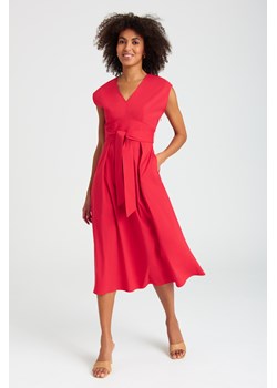 Klasyczna, czerwona sukienka sukienka midi ze sklepu Greenpoint.pl w kategorii Sukienki - zdjęcie 152395533
